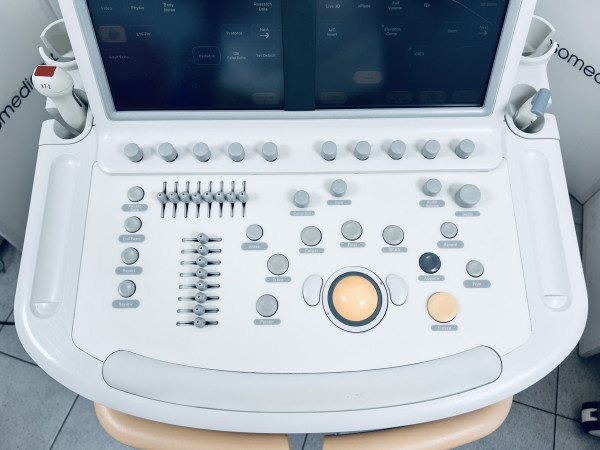 Echokardiograf UKG aparat USG Philips iE33 